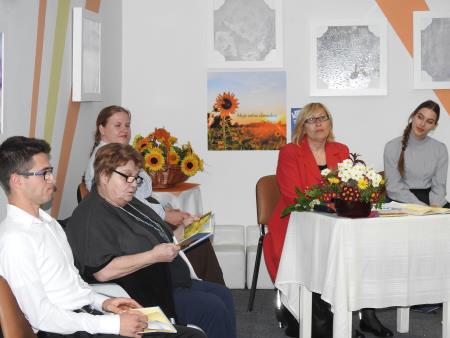 Svetovni dan knjige obeležili s cvenskimi kulturniki in predstavitvijo knjige Moje srčne domislice avtorice Olge Majcen 4